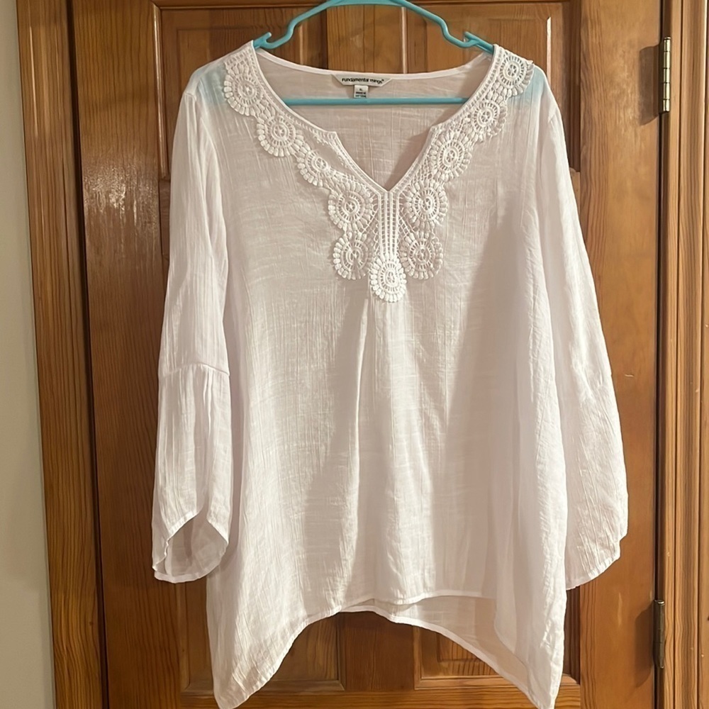 Fundamental things Lacey white blouse size Xlarge .